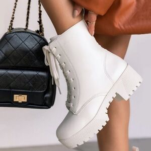White Round Toe Lace-Up Combat Boots Lug Sole Platform Block Heel w/Zipper